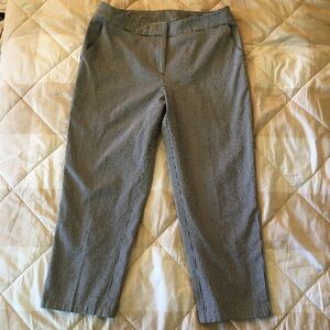 St. John Black and White Checkered Seersucker Cropped Pants Size 6